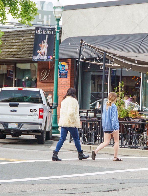 Pedestrians in a crosswalk in downtown Walnut Creek